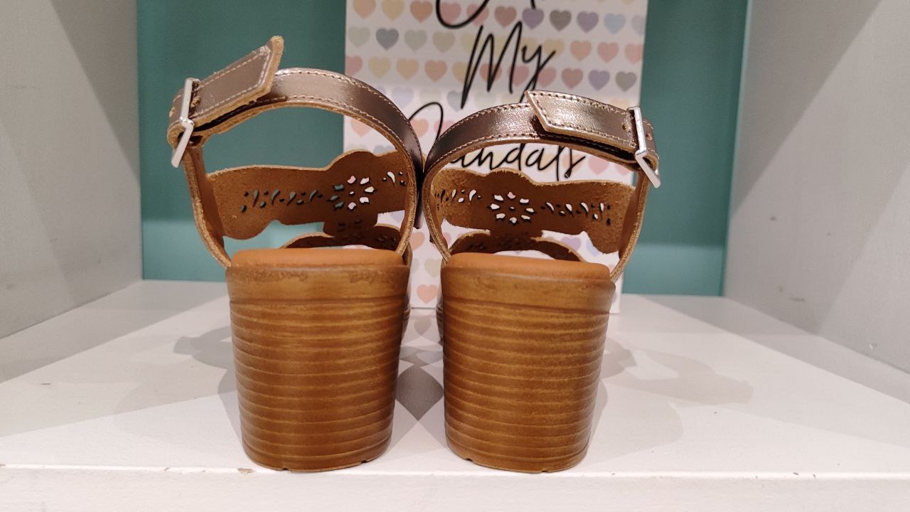 OH MY SANDALS 5496